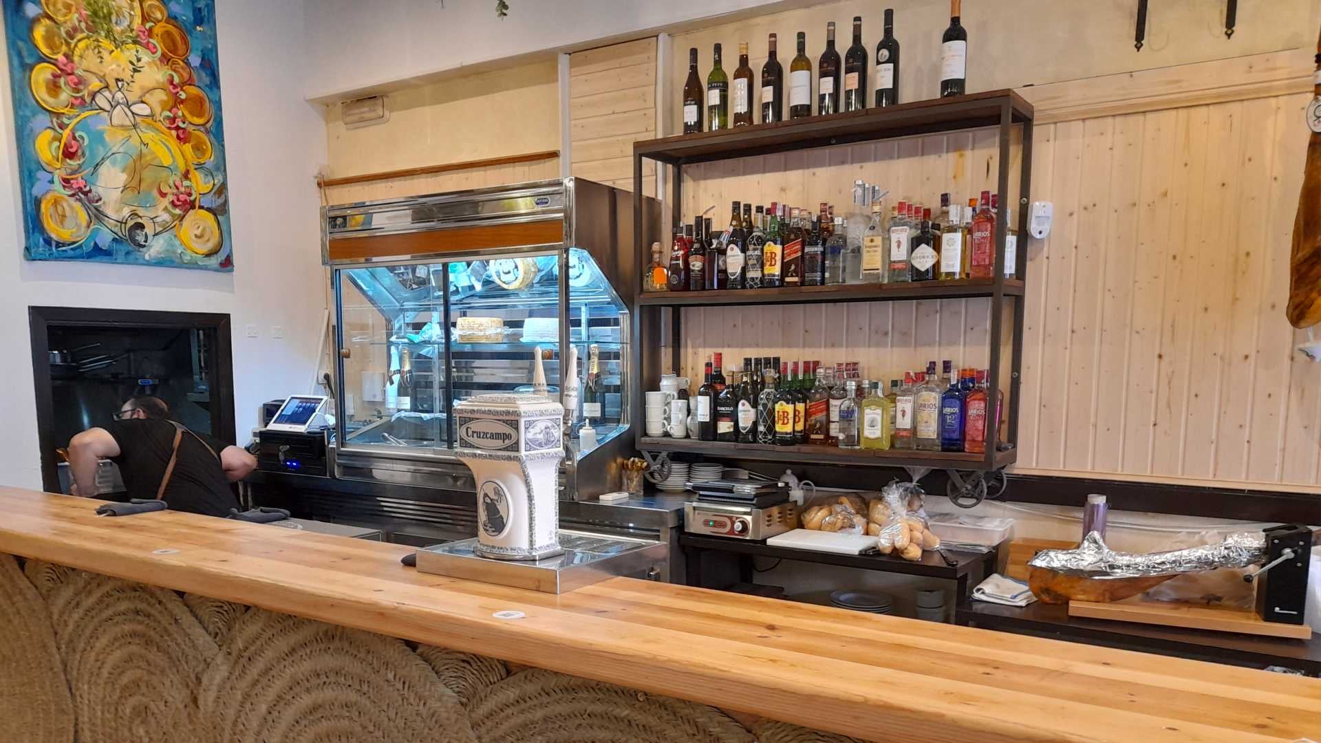 Apertura: La Piconera, una bodega con mucho arte en Triana