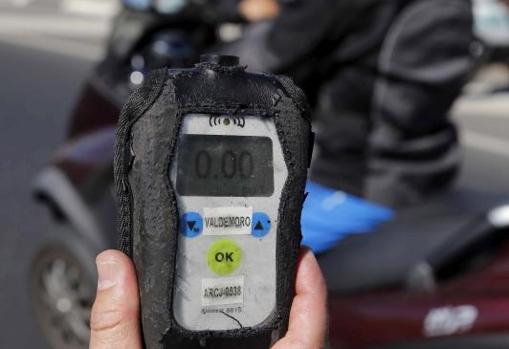 La advertencia de la DGT: estos trucos no engañarán al alcoholímetro y al control antidrogas