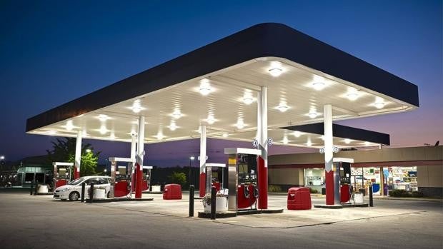 Dos pistas para saber si una gasolinera está cerca de la autopista o en un desvío