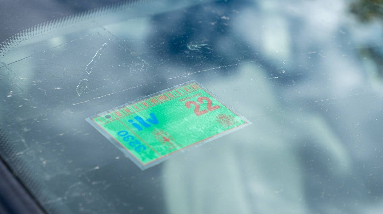 La multa más grave relacionada con la ITV se corresponde con un grave fraude que consiste en falsificar la pegatina