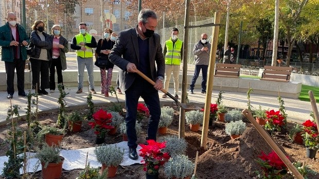 El Ayuntamiento transforma el Parque Blanco White en una zona verde más sostenible, habitable y accesible