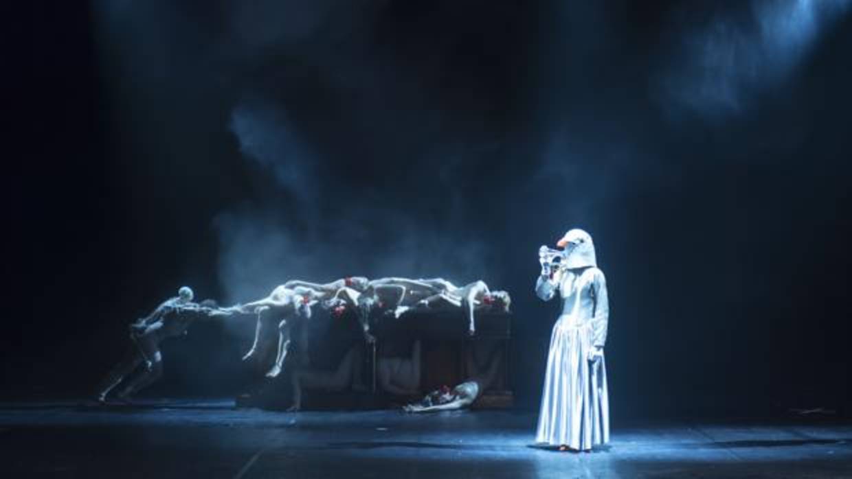 Un momento del espectáculo «Belgian Rules«, del creador belga Jan Fabre