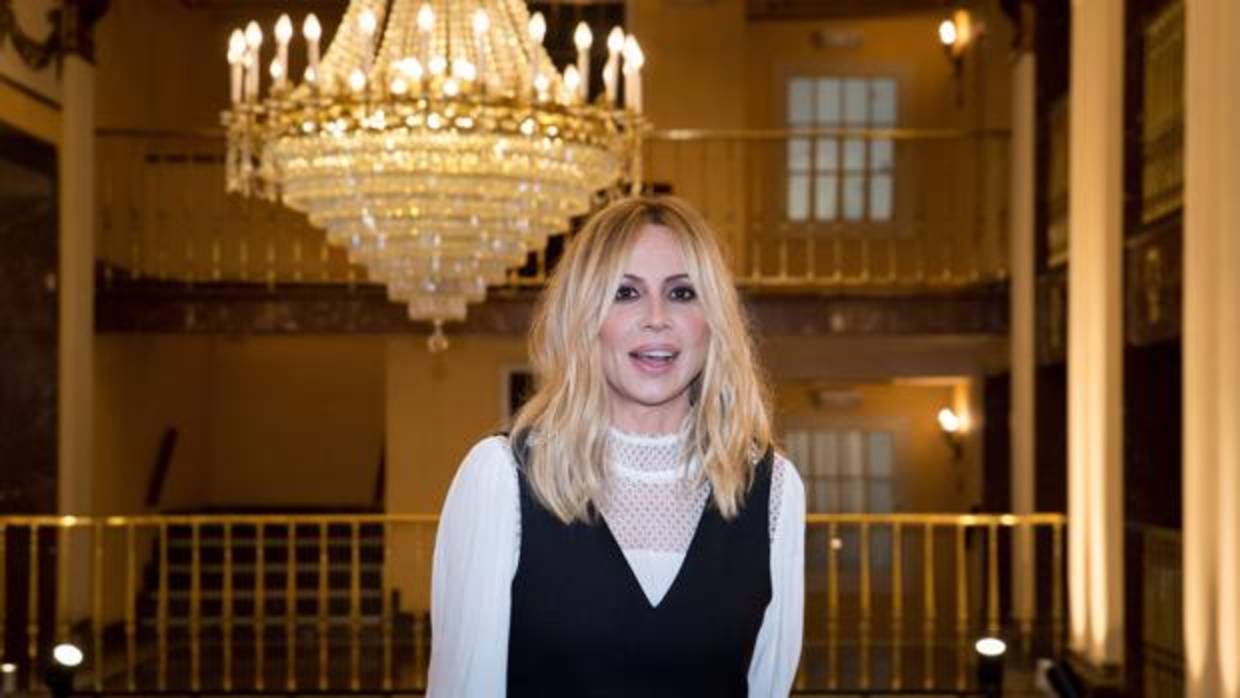 La cantante durante el acto de presentación de su concierto en el Teatro de la Zarzuela