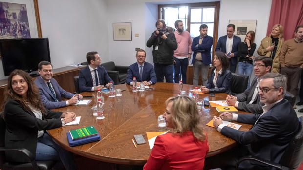 El Parlamento andaluz se constuituirá el próximo 27 si PP y Ciudadanos llegan a un acuerdo