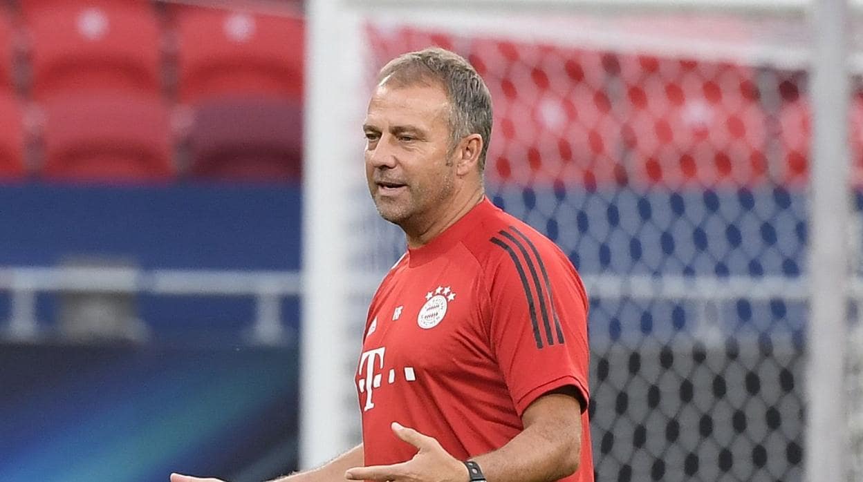 Hansi Flick, en el entrenamiento del Bayern