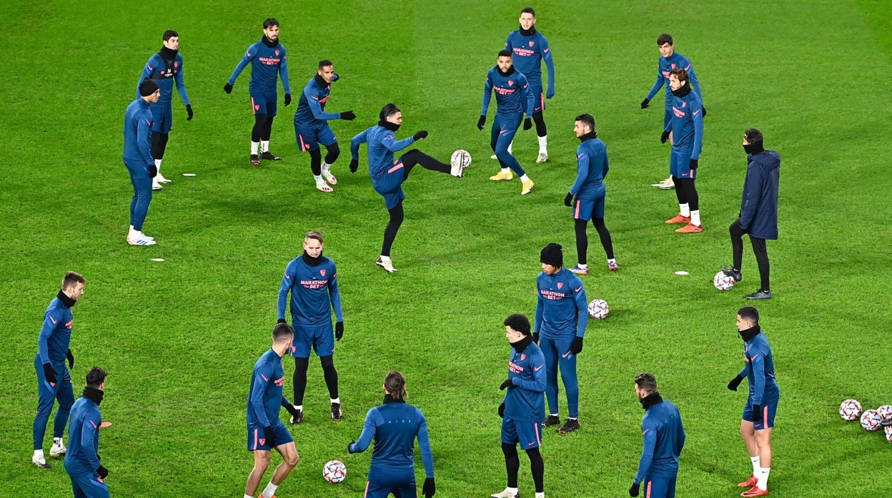 Entrenamiento del Sevilla en el estadio del Rennes