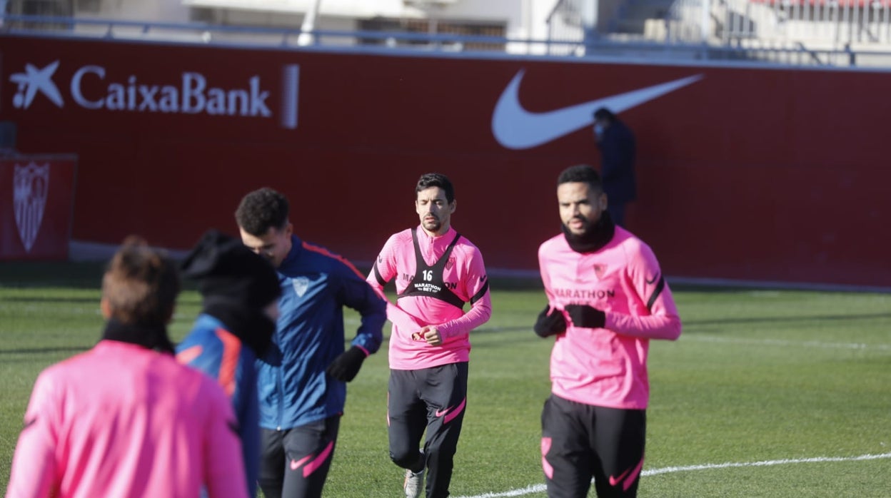 Jesús Navas se ejercita este lunes en la ciudad deportiva