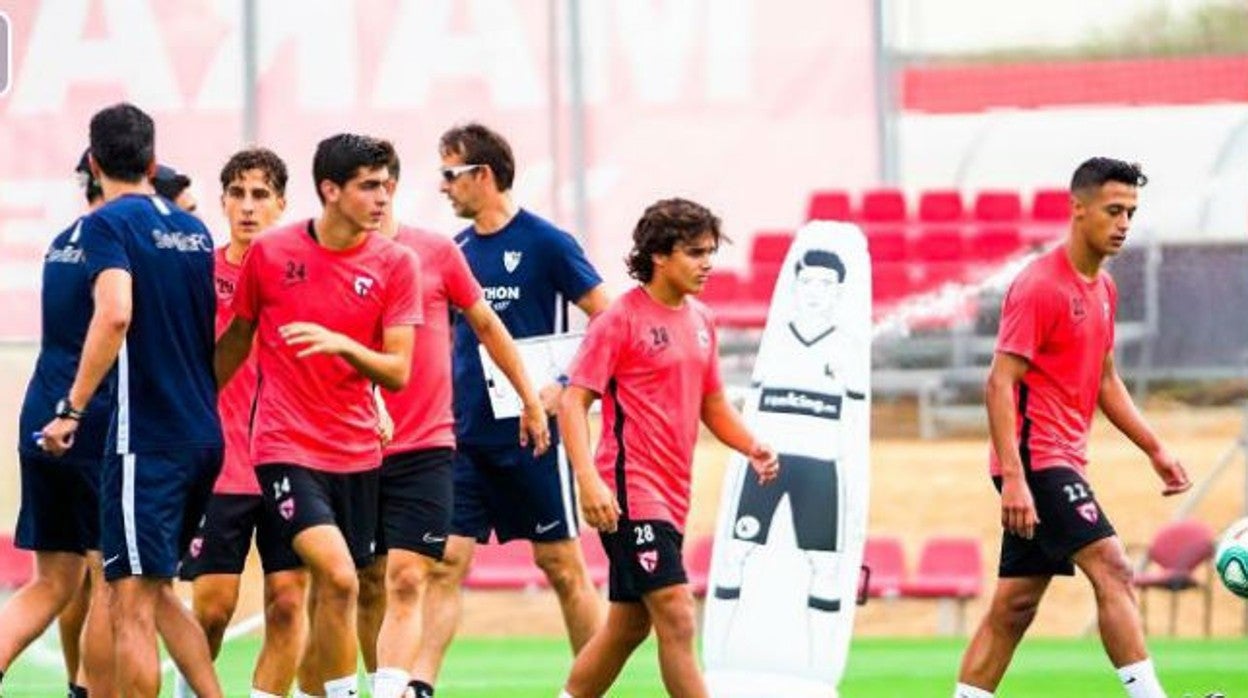Juanlu y Carlos Álvarez son dos de los jugadores del Sevilla FC que se concentrarán con la selección española sub 19 en Marbella