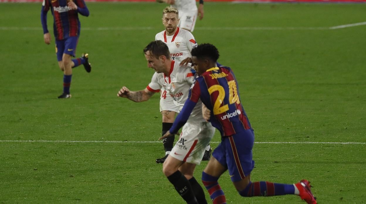 Lance del partido de ida de semifinales de la Copa del Rey entre Sevilla y Barcelona