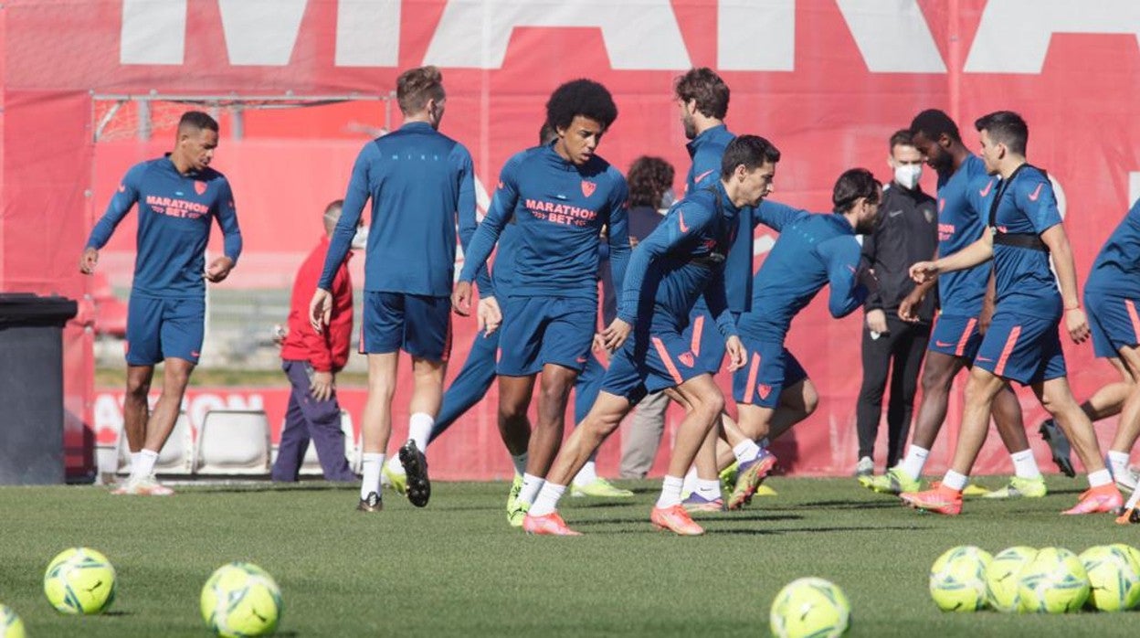 El Sevilla, en un entrenamiento reciente en la ciudad deportiva