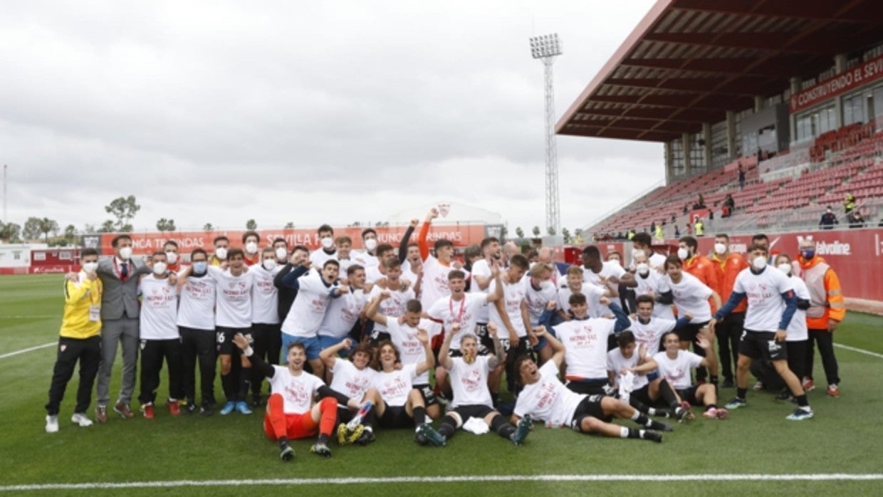 Júbilo sevillista de la segunda plantilla en el Jesús Navas