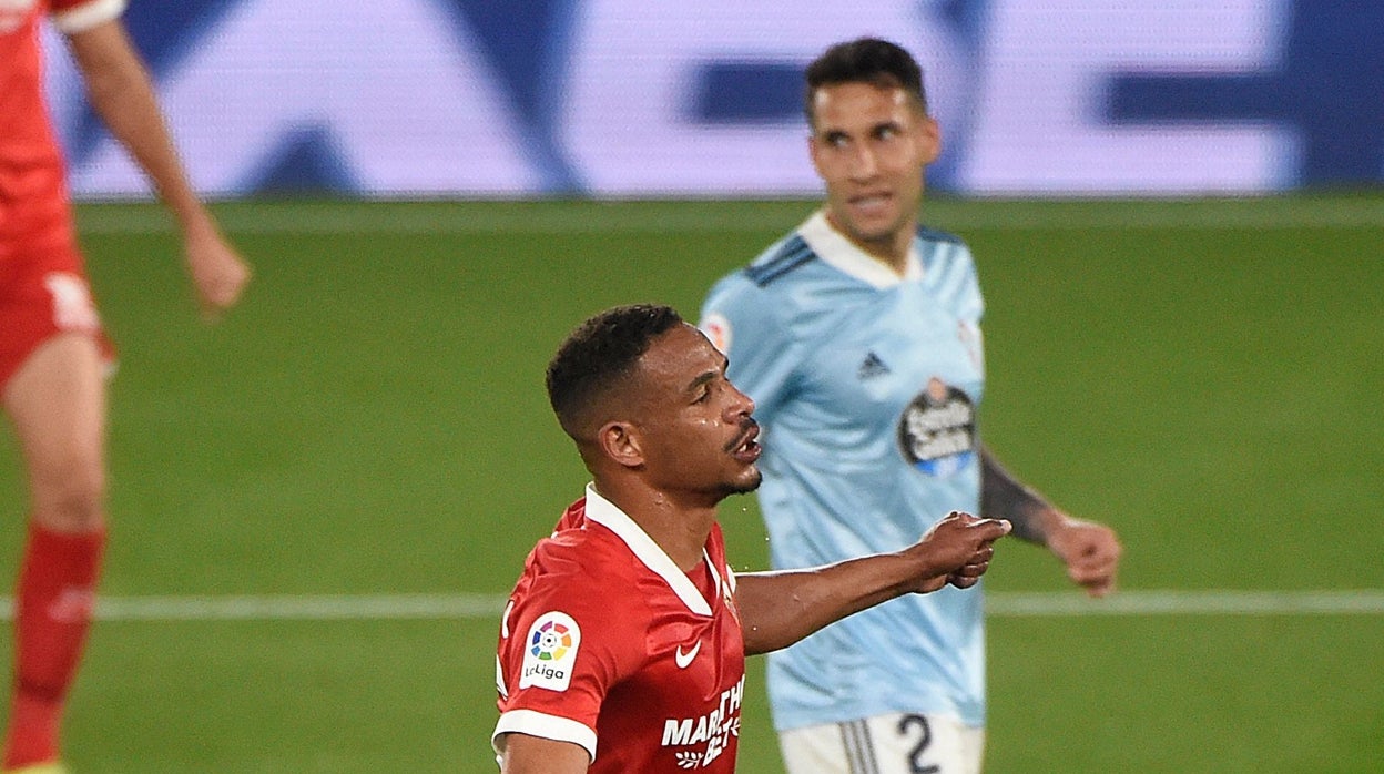 Fernando celebra un tanto del Sevilla FC esta temporada