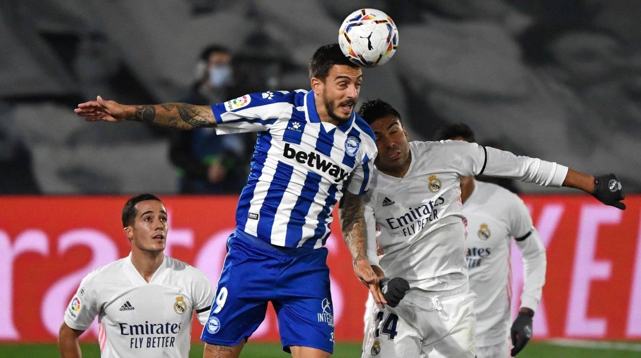 Joselu, en un partido contra el Madrid