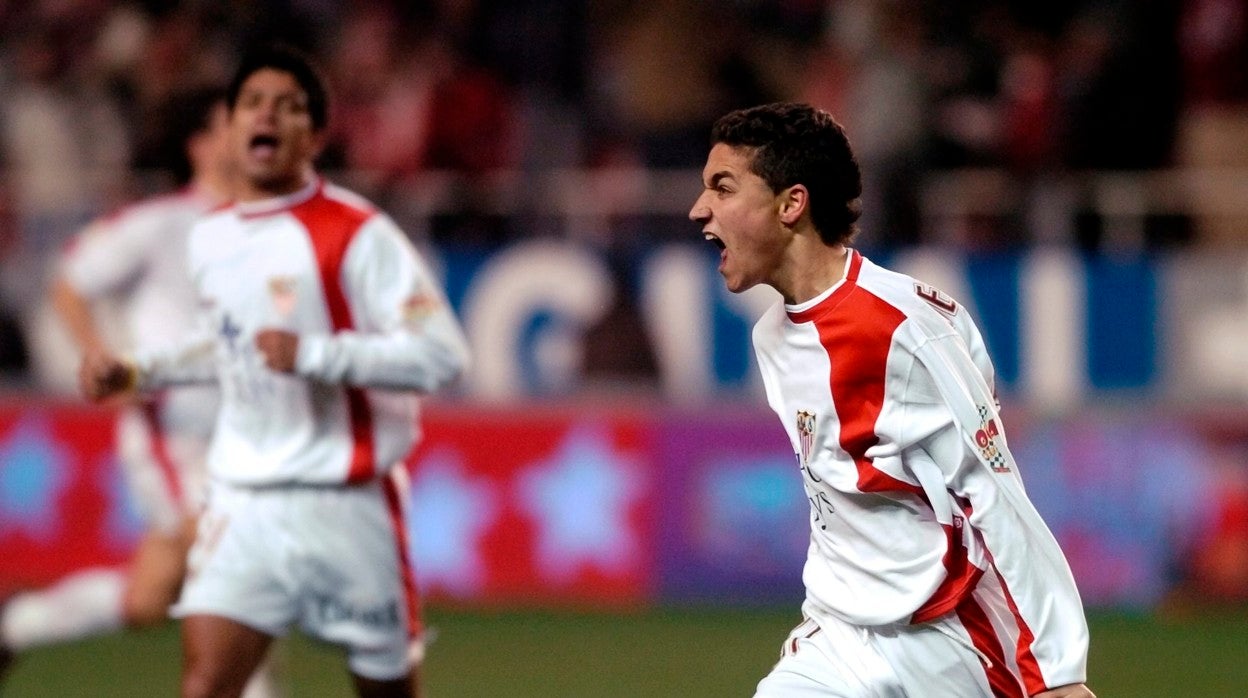 Navas celebra un gol contra el Osasuna en la temporada 2004-05