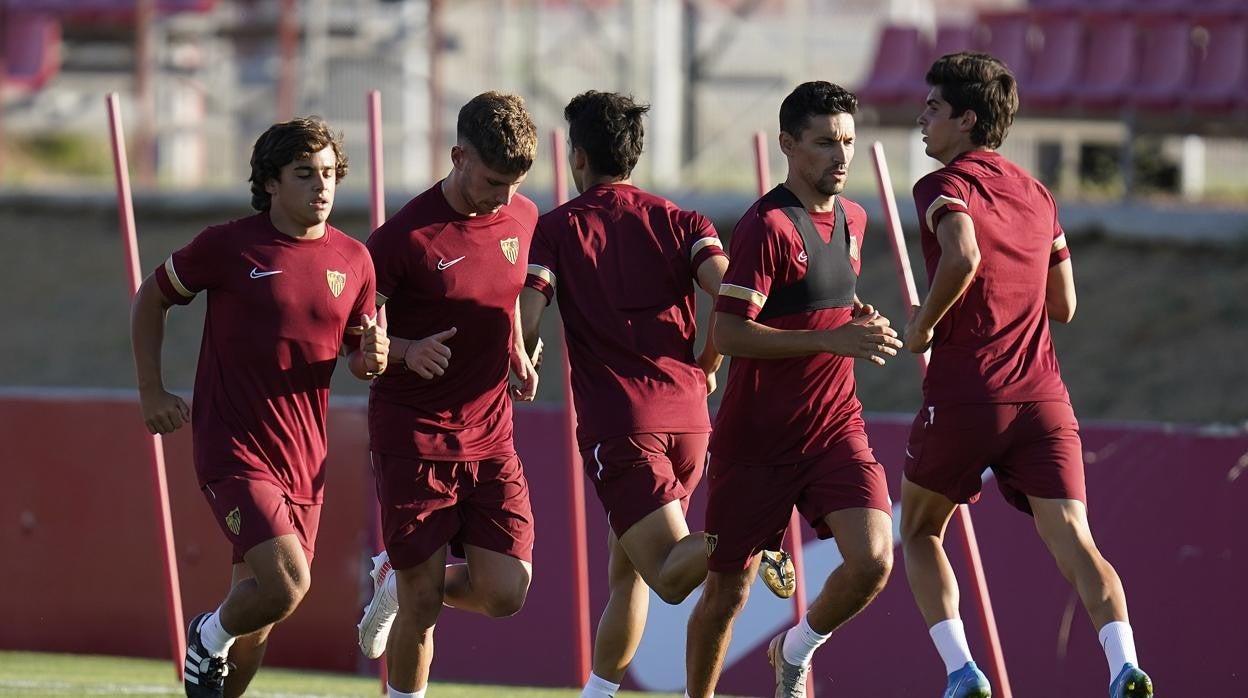 Jesús Navas, en el centro de la imagen