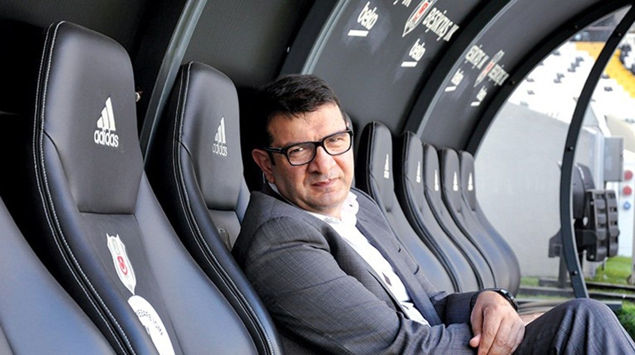 El gerente del Besiktas, Erdal Torunogullari  S. D.