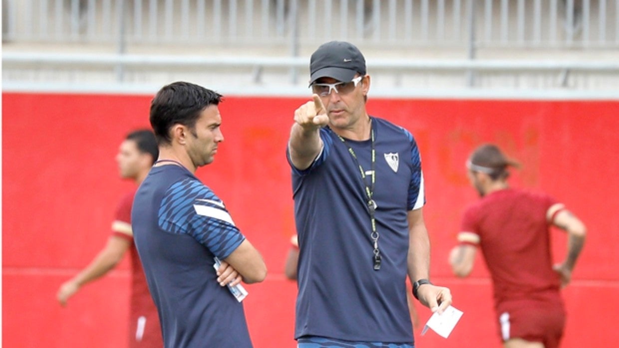 Julen Lopetegui dando instrucciones durante un entrenamiento este pretemporada
