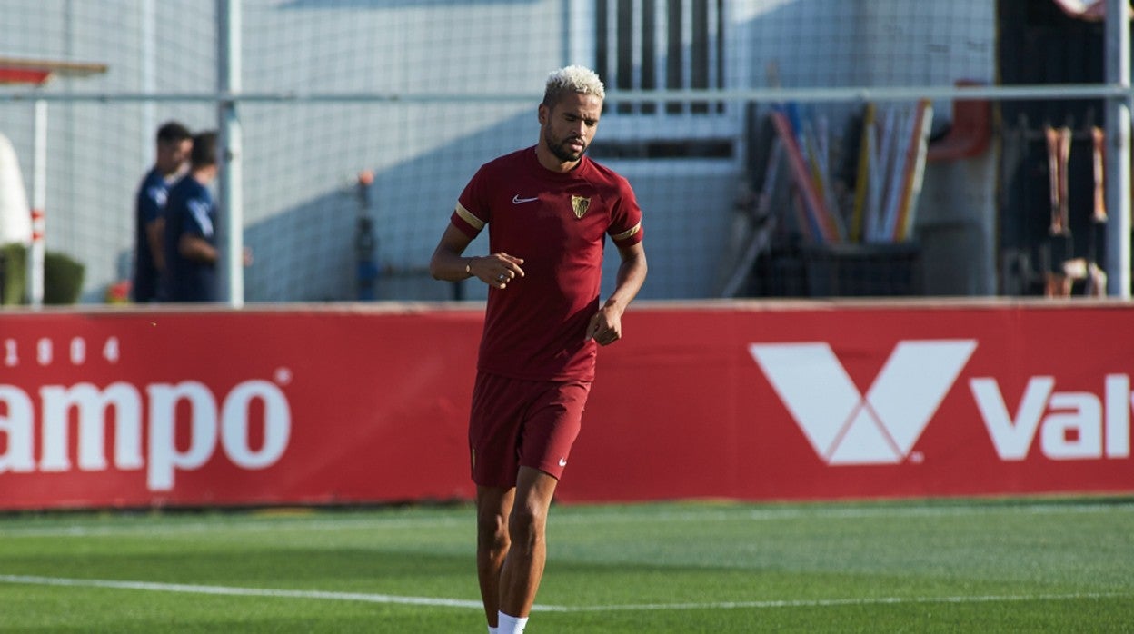 En-Nesyri en un entrenamiento