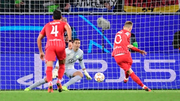 Wolfsburgo - Sevilla: Lo arregló al final con la ayuda del VAR (1-1)