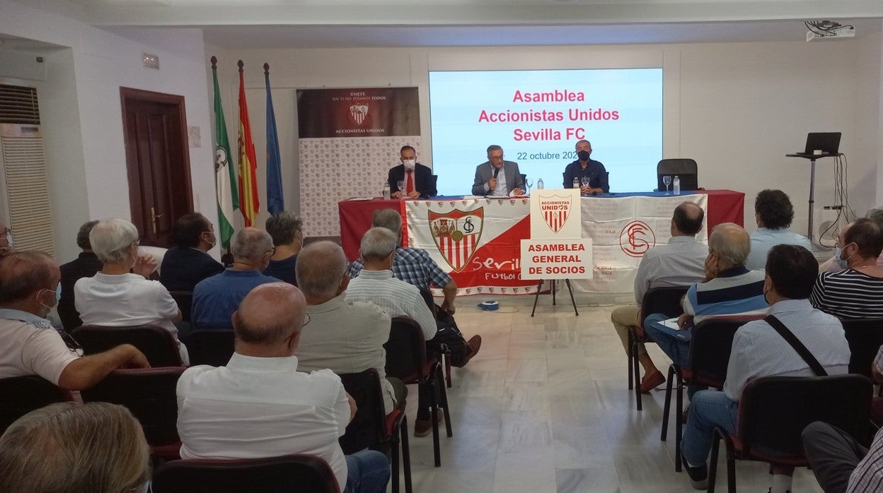 José Parra, durante la asamblea de Accionistas Unidos
