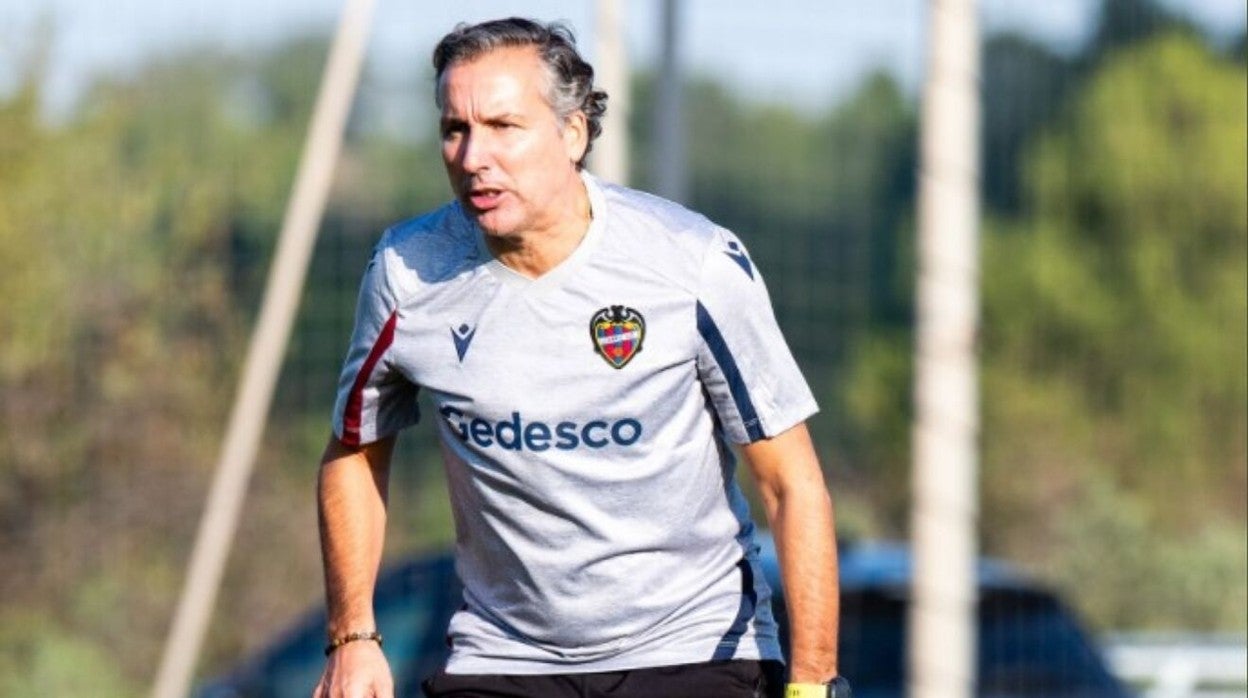 Javier Pereira, entrenador del Levante