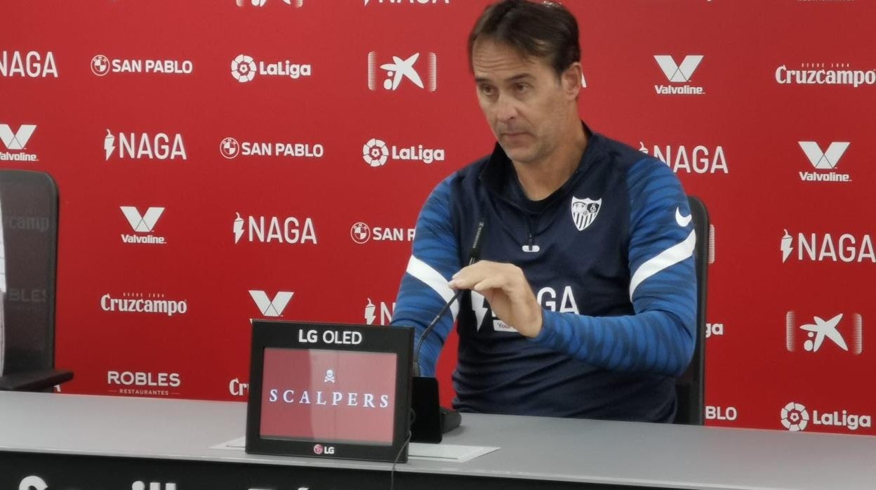 El técnico del Sevilla FC en la sala de prensa del estadio Ramón Sánchez-Pizjuán