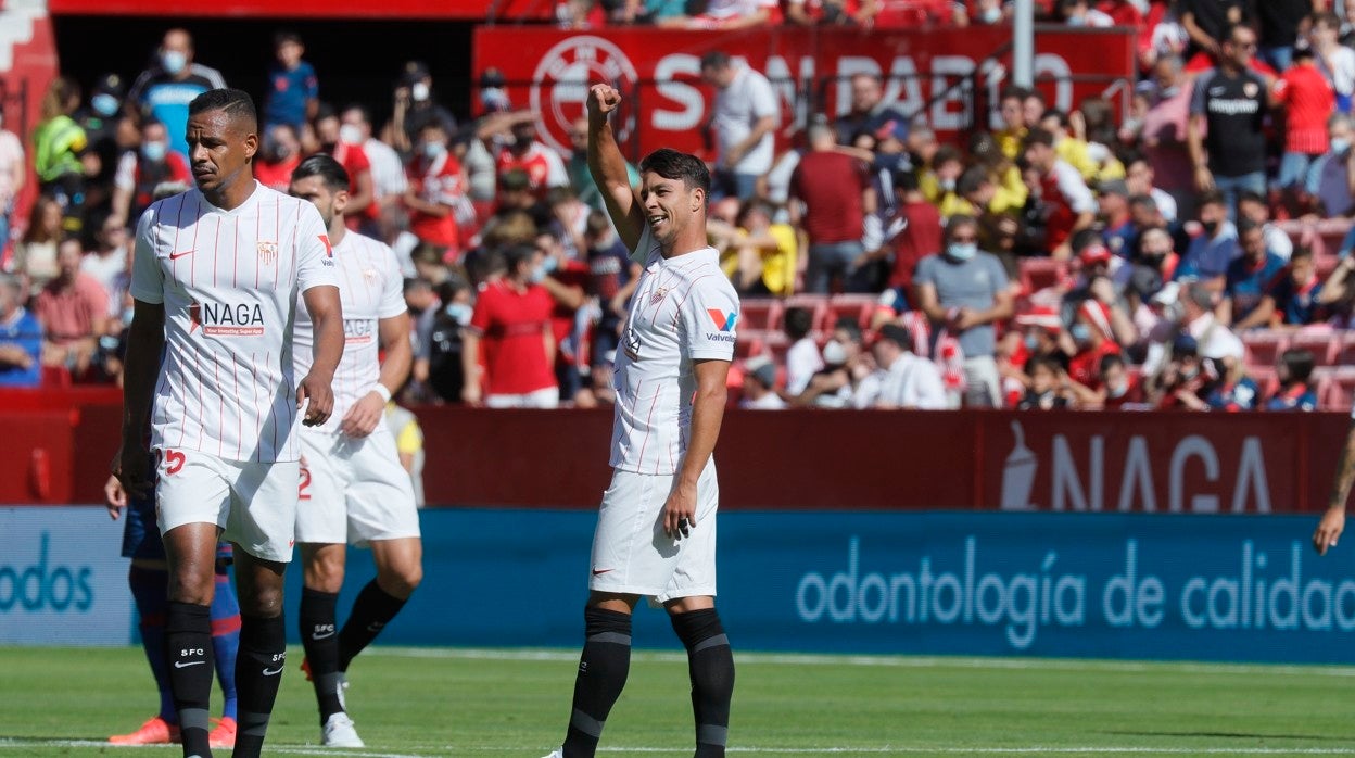 Óliver Torres celebra su gol ante el Levante