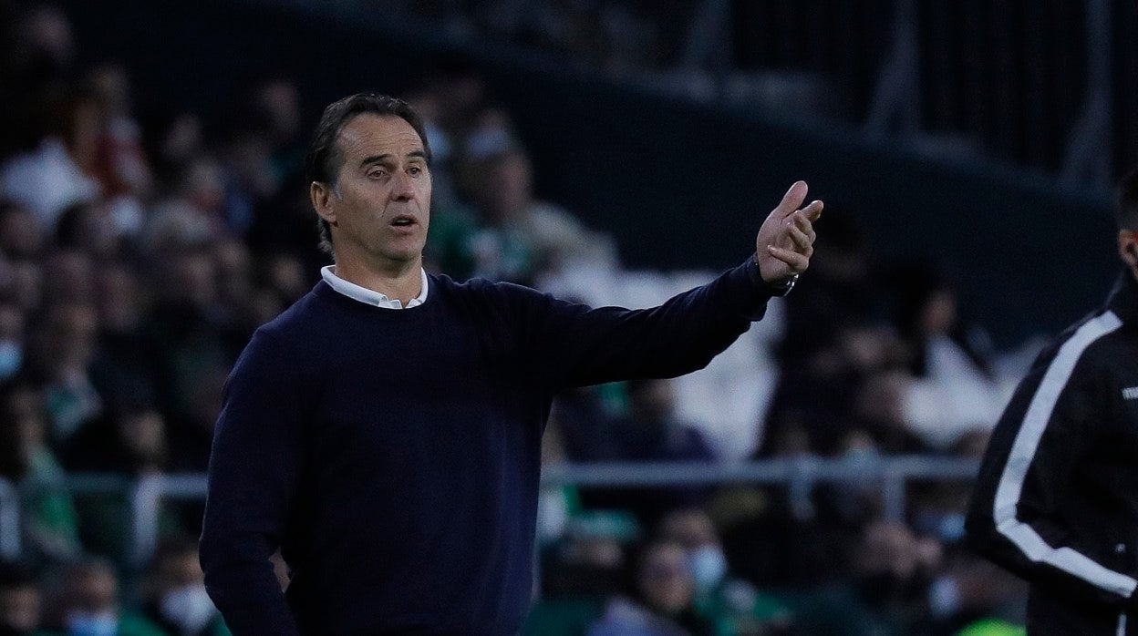 Julen Lopetegui, durante el derbi Betis - Sevilla