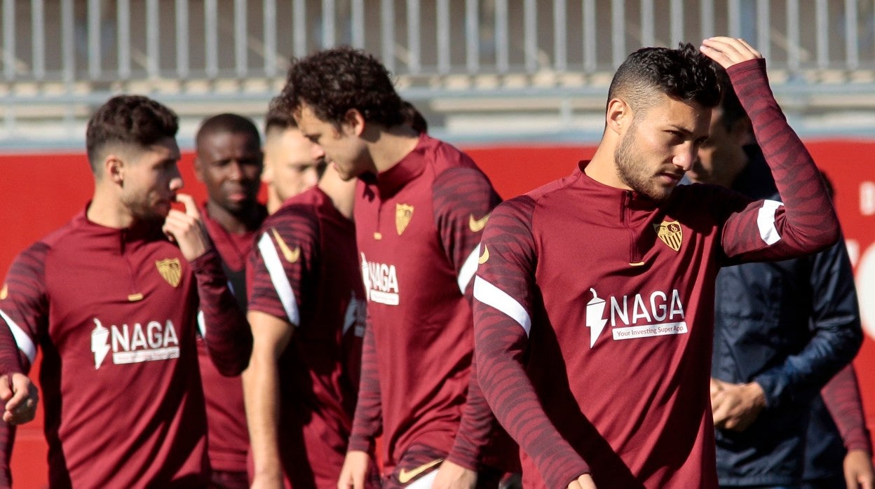 Óscar Rodríguez , en un entrenamiento del Sevilla