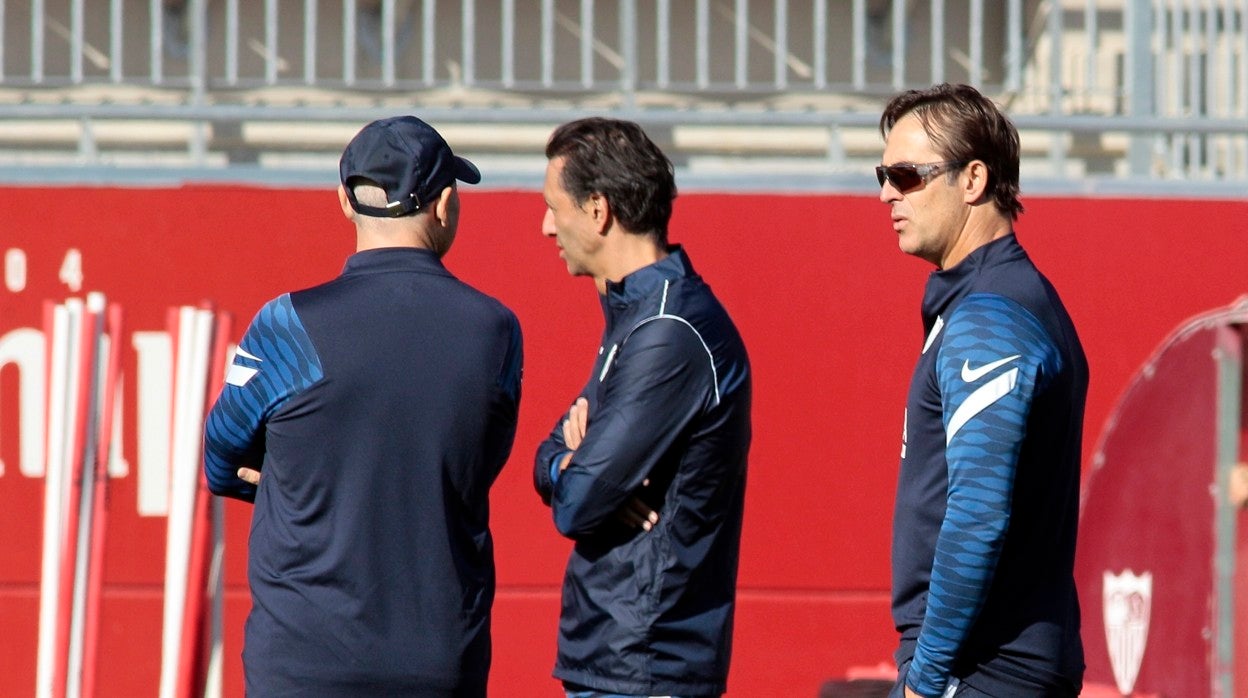 Lopetegui con sus adjuntos