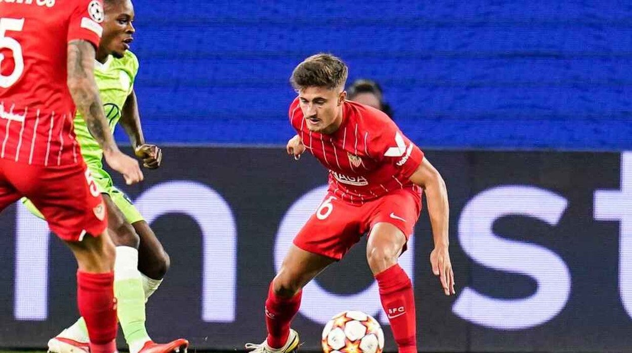 Iván Romero, en el Wolfsburgo-Sevilla de la Champions