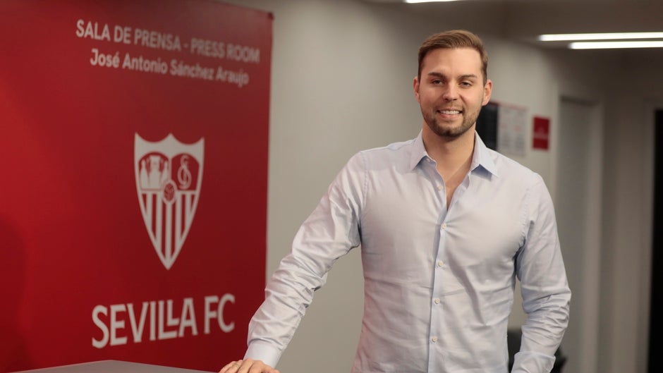 El niño prodigio que fundó Naga, el patrocinador del Sevilla FC