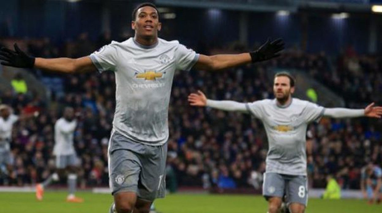 Martial celebra un gol con el Manchester United