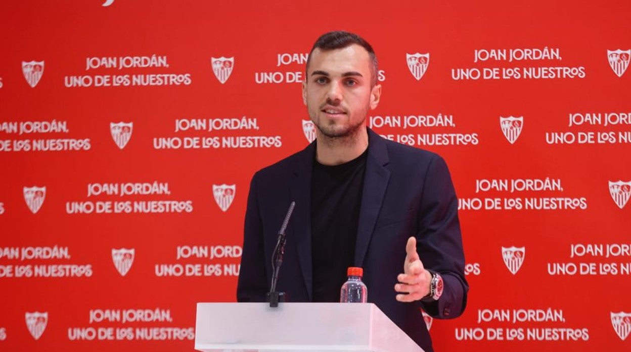 Joan Jordán, durante el acto de anuncio de su renovación