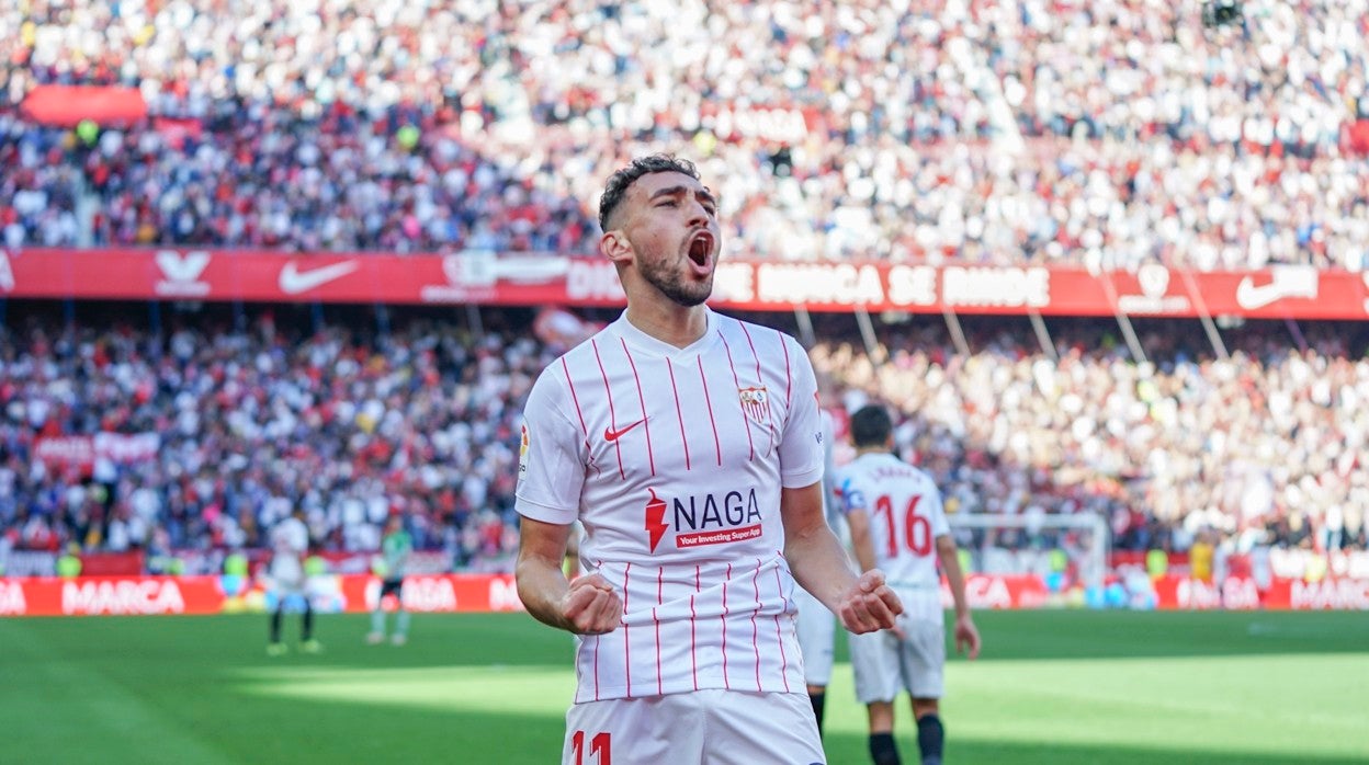 Munir celebra el segundo gol del Sevilla al Betis