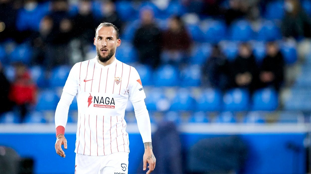 Nemanja Gudelj, durante el Alavés - Sevilla