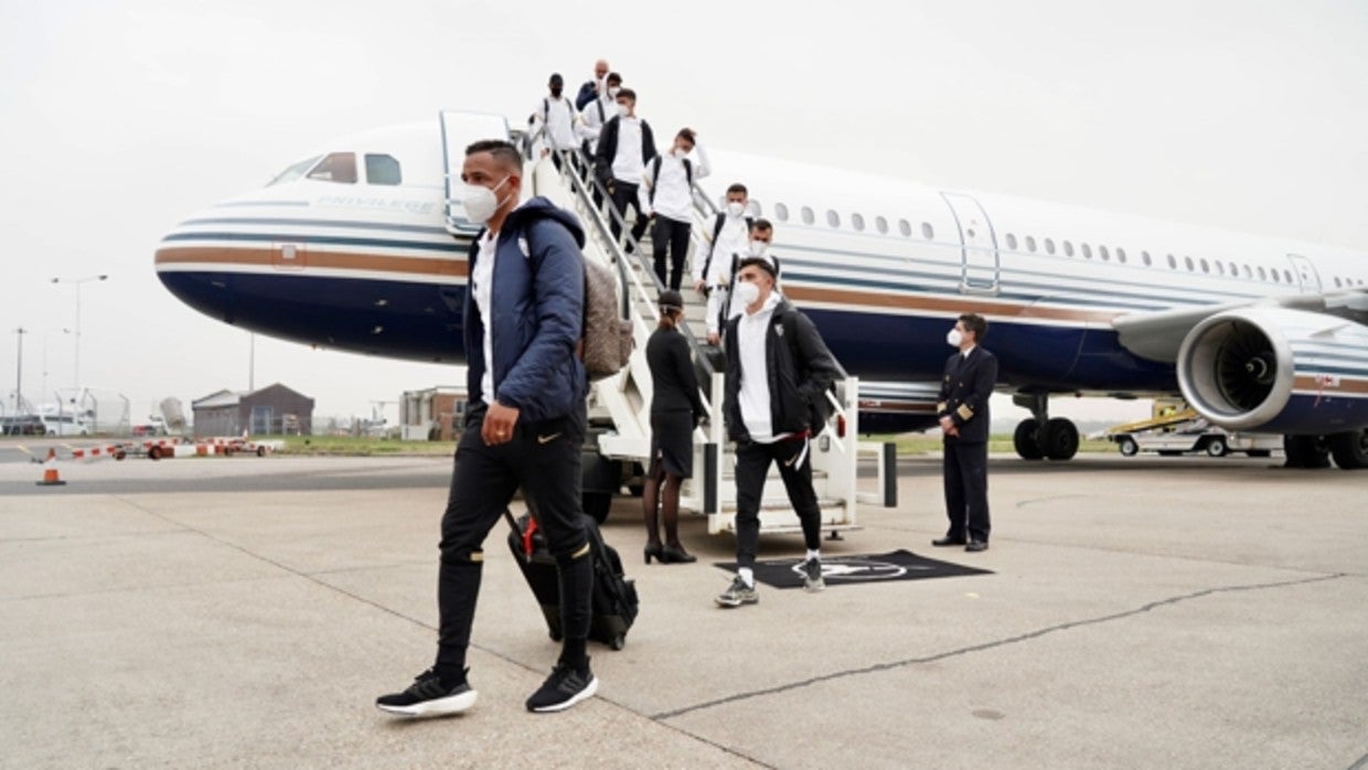 Fernando, minutos después del aterrizaje sevillista en Londres