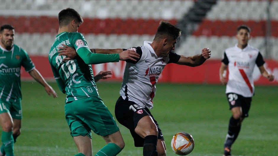 Suspendido el Costa Brava - Sevilla Atlético por un brote de Covid en el filial