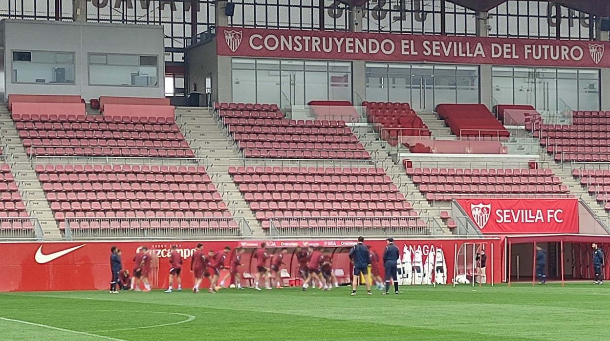 Amplia representación canterana en el entrenamiento del Sevilla