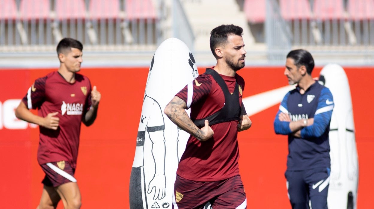 Suso, en primer término, en un entrenamiento en la ciudad deportiva