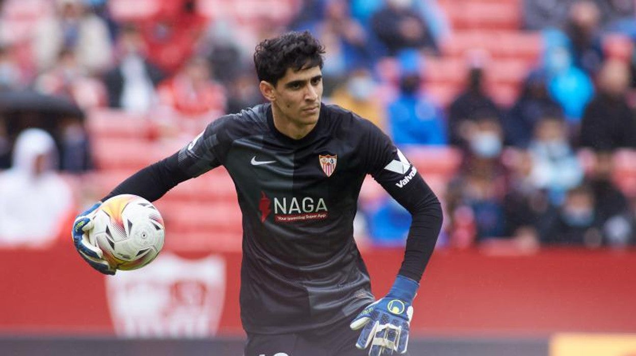 Yassine Bono durante un encuentro de esta temporada del Sevilla FC