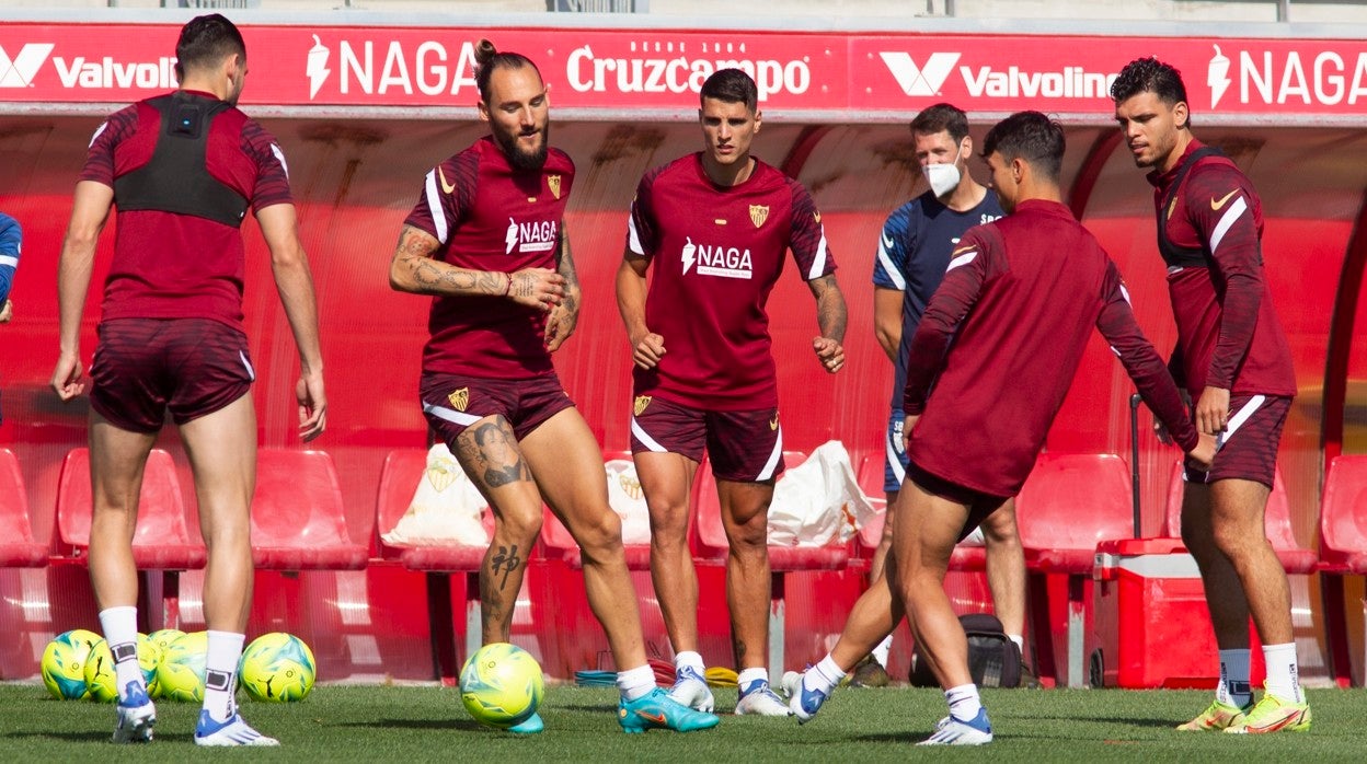 Imagen del entrenamiento del Sevilla tras el empate en Villarreal