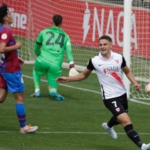 Nacho celebra su gol