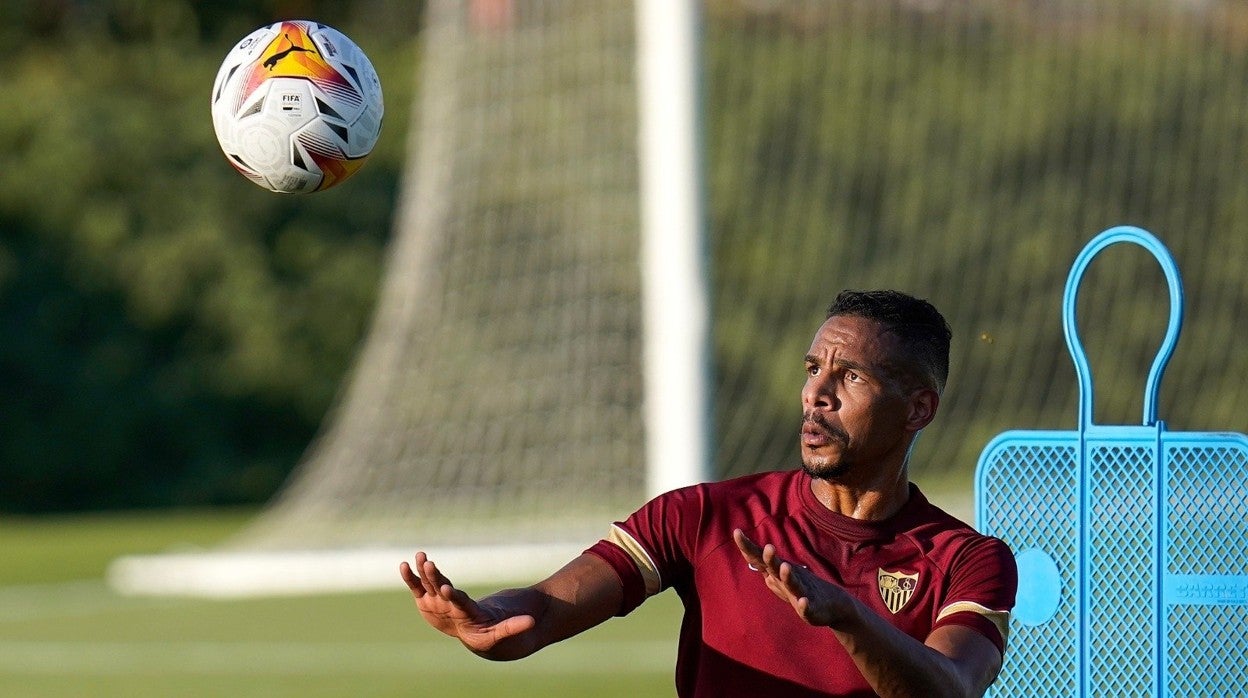 Fernando durante un entrenamiento de la temporada del Sevilla FC