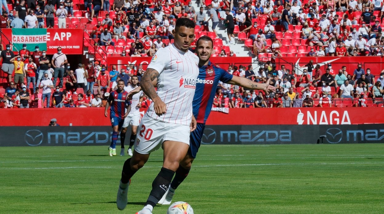 Diego Carlos en el Sevilla - Levante