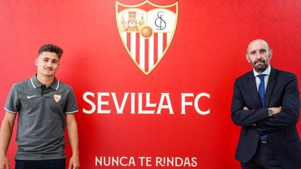 El Sevilla busca una cesión para Iván Romero