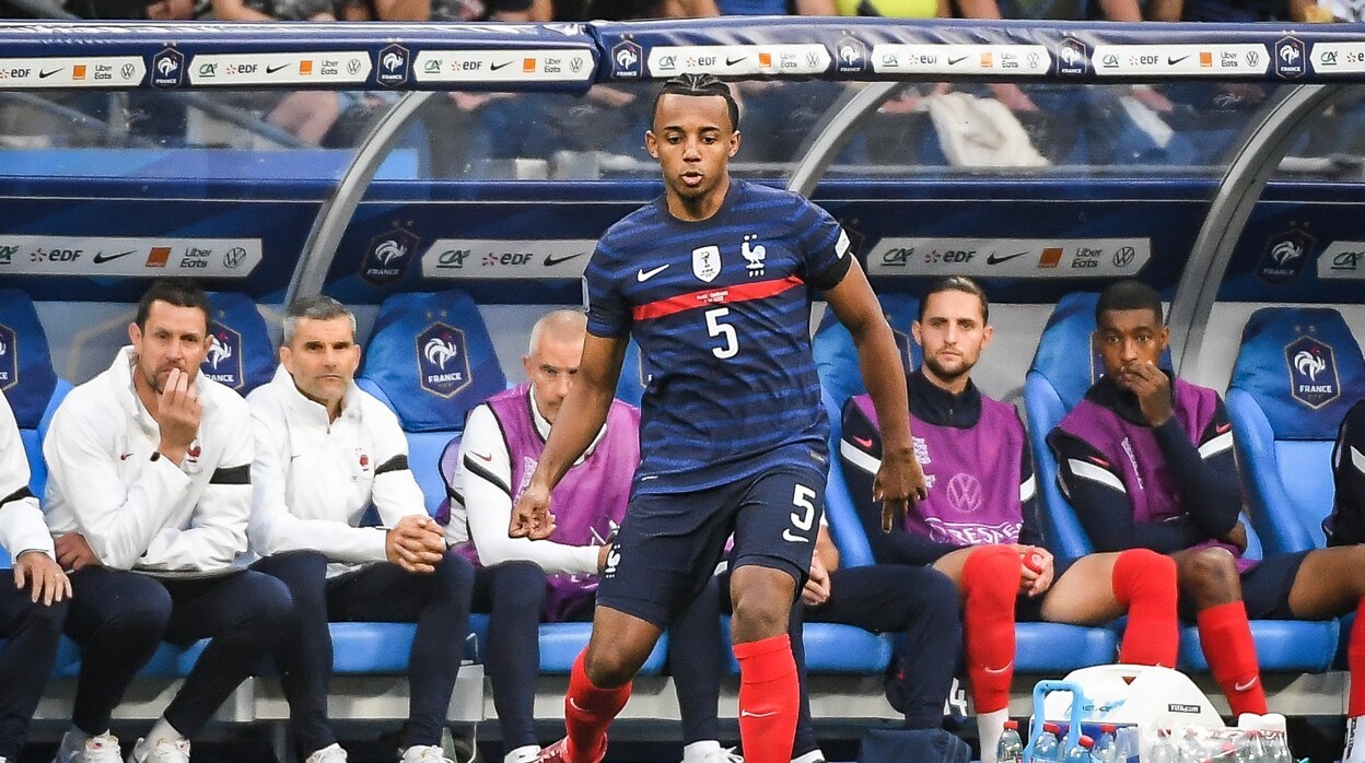 Koundé, en un partido con la selección francesa