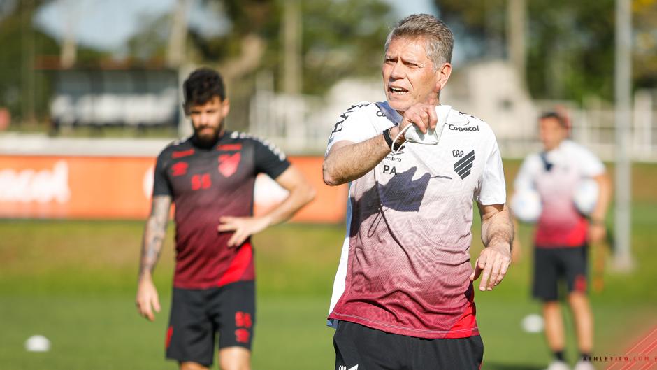 Paulo Autuori: «Marcao lo tiene todo para que los seguidores del Sevilla FC vivan una gran época con él»