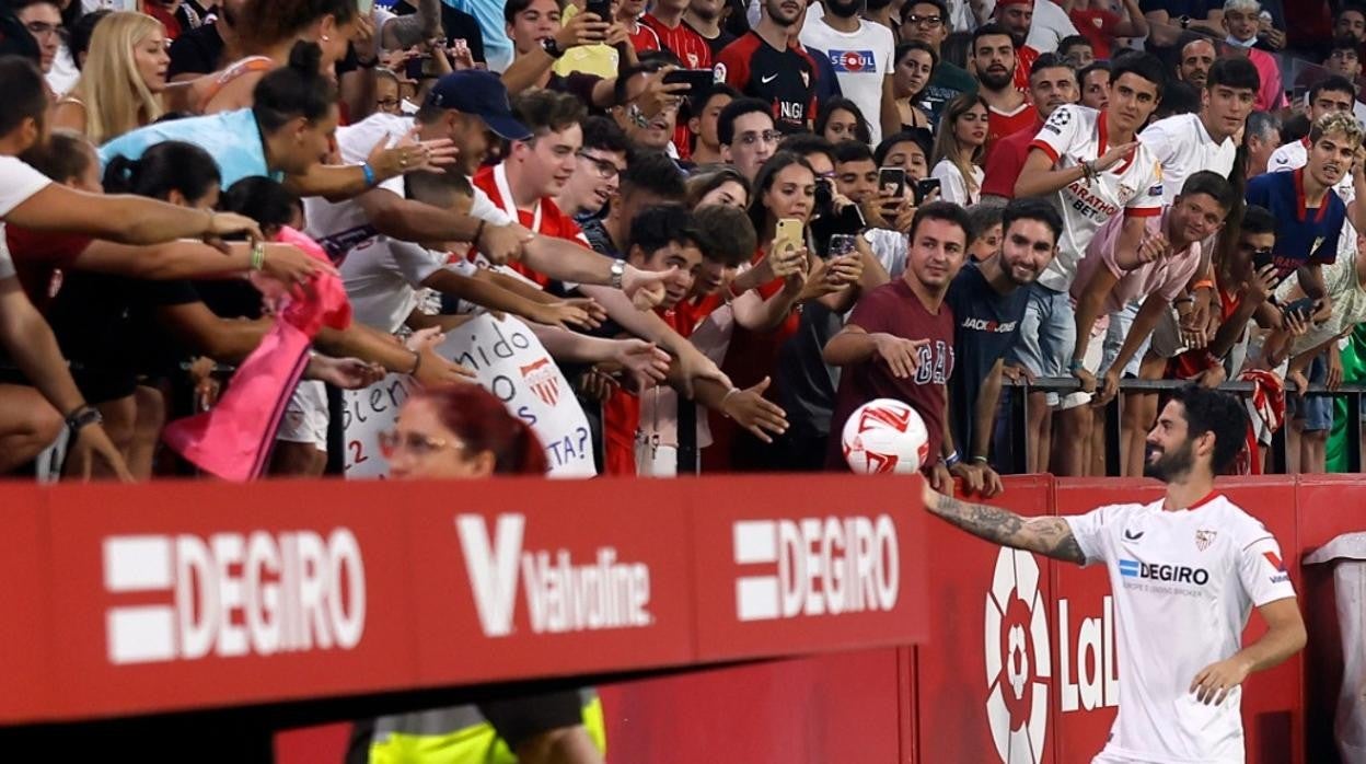 Isco, durante su presentación como jugador del Sevilla FC