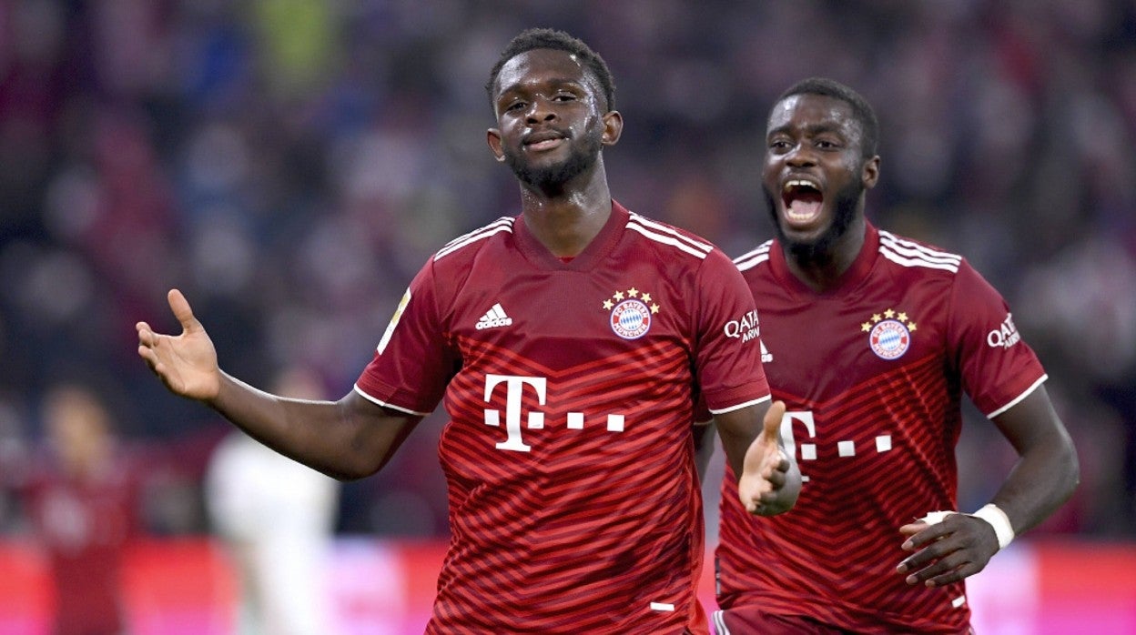 Tanguy Nianzou, en un partido con el Bayern Munich